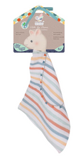 Afbeelding in Gallery-weergave laden, Knuffeldoekje met een natuurrubberen lama kop. Het hoofdje is ideaal om in te bijten en de textieltextuur stimuleert de zintuiglijke ontwikkeling van je baby.
