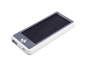 Deze powerbank werkt op zonne-energie en is ideaal voor bijvoorbeeld het opladen van je mobiele telefoon.