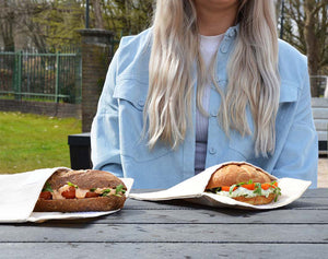 Neem je lunch mee in deze nette herbruikbare lunchzakjes van katoen. Geschikt voor bijvoorbeeld sandwiches en brood. Set van 2 BB Eco Shop